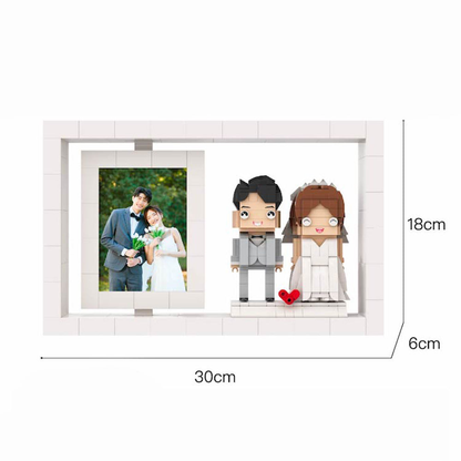 couple brick mini figures with display frame size chart
