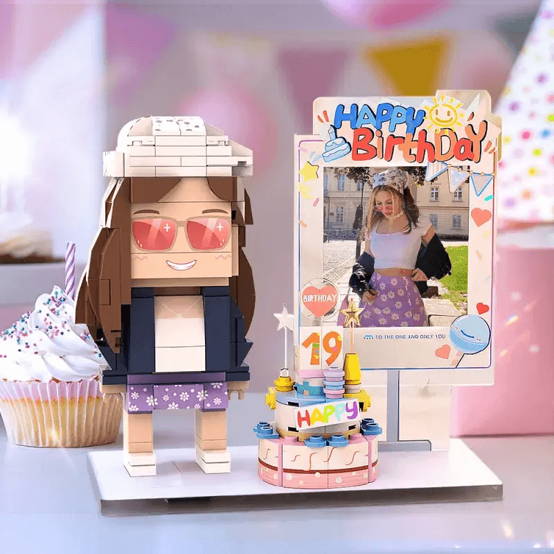 Custom Birthday Gift Set – 1 Person with Cake & Photo Display - Brick-You